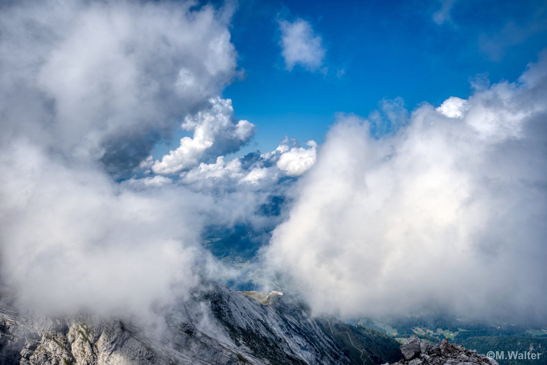 Watzmannhaus im Wolkennebel