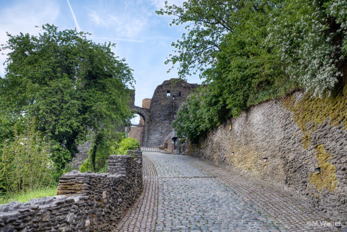 Aufgang Burg Roche en Ardenne