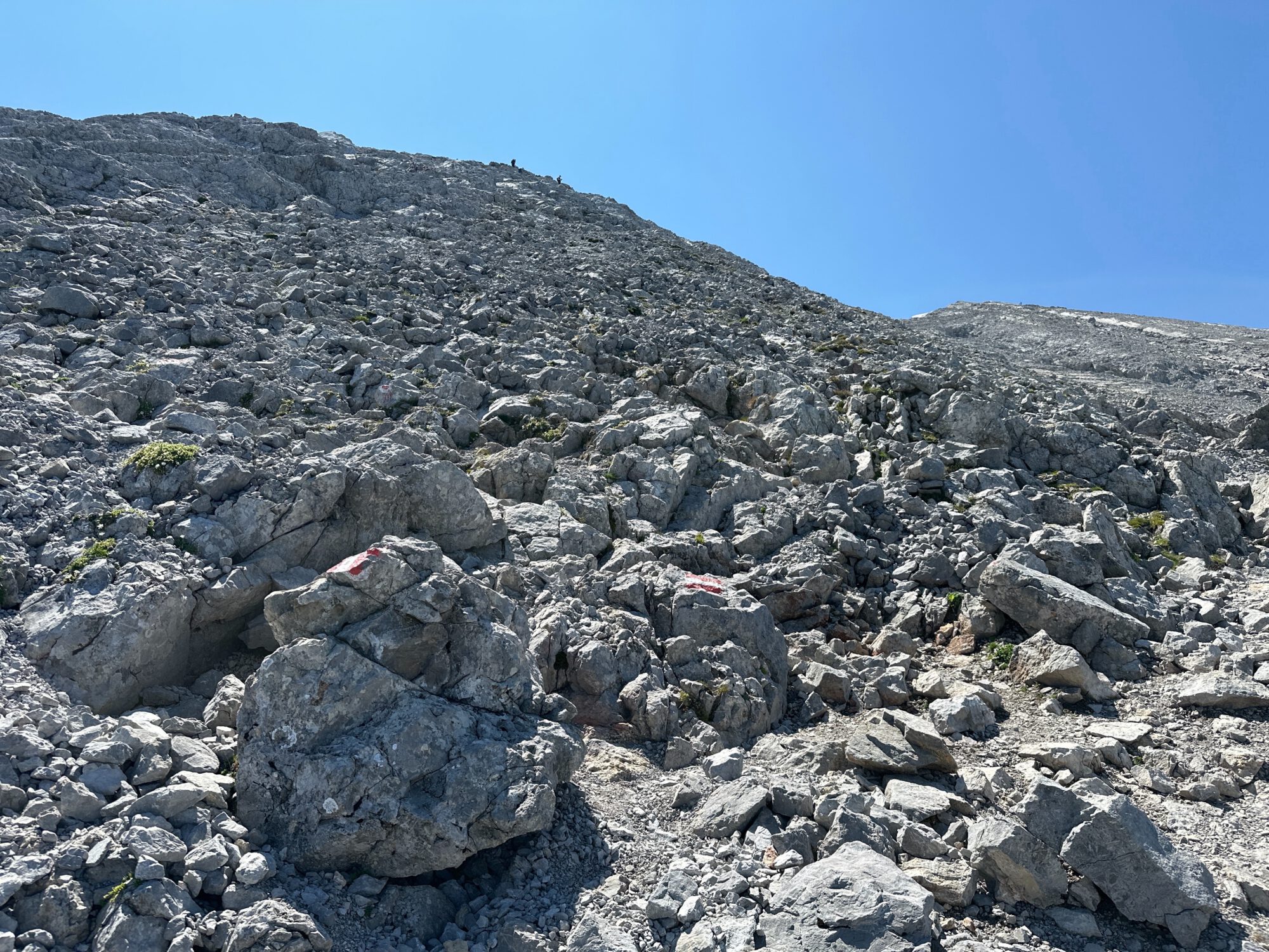 Endlose Geröllfelder am Watzmann Hocheck