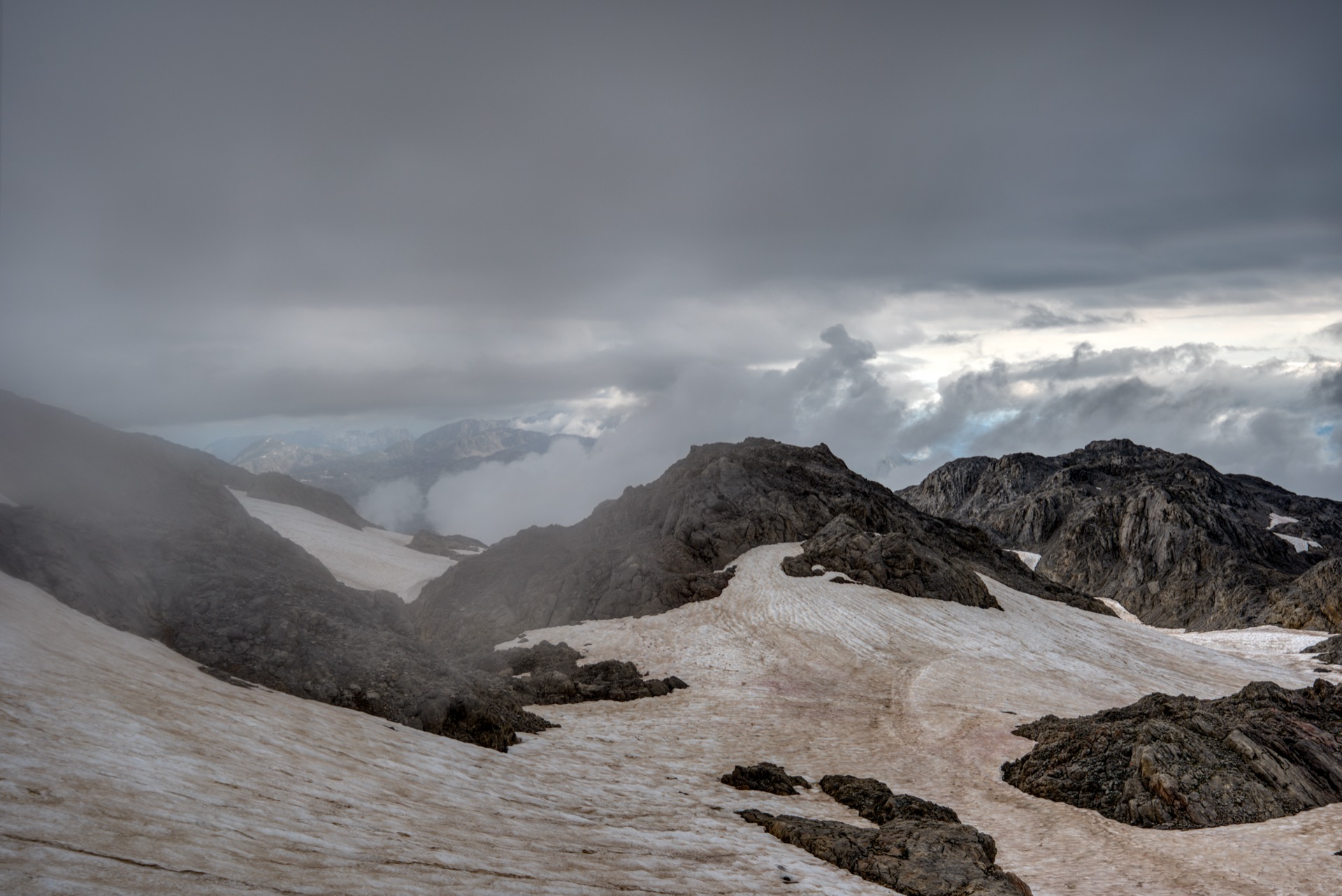 Übergossene Alm in Wolken